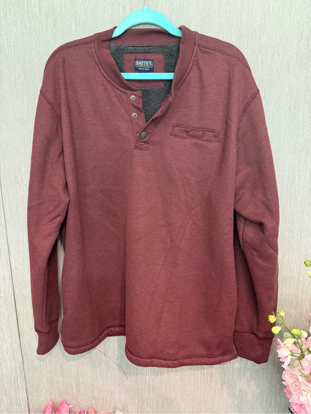 SMITH Men's Henley Sweatshirt in Wine Sherpa Lined.